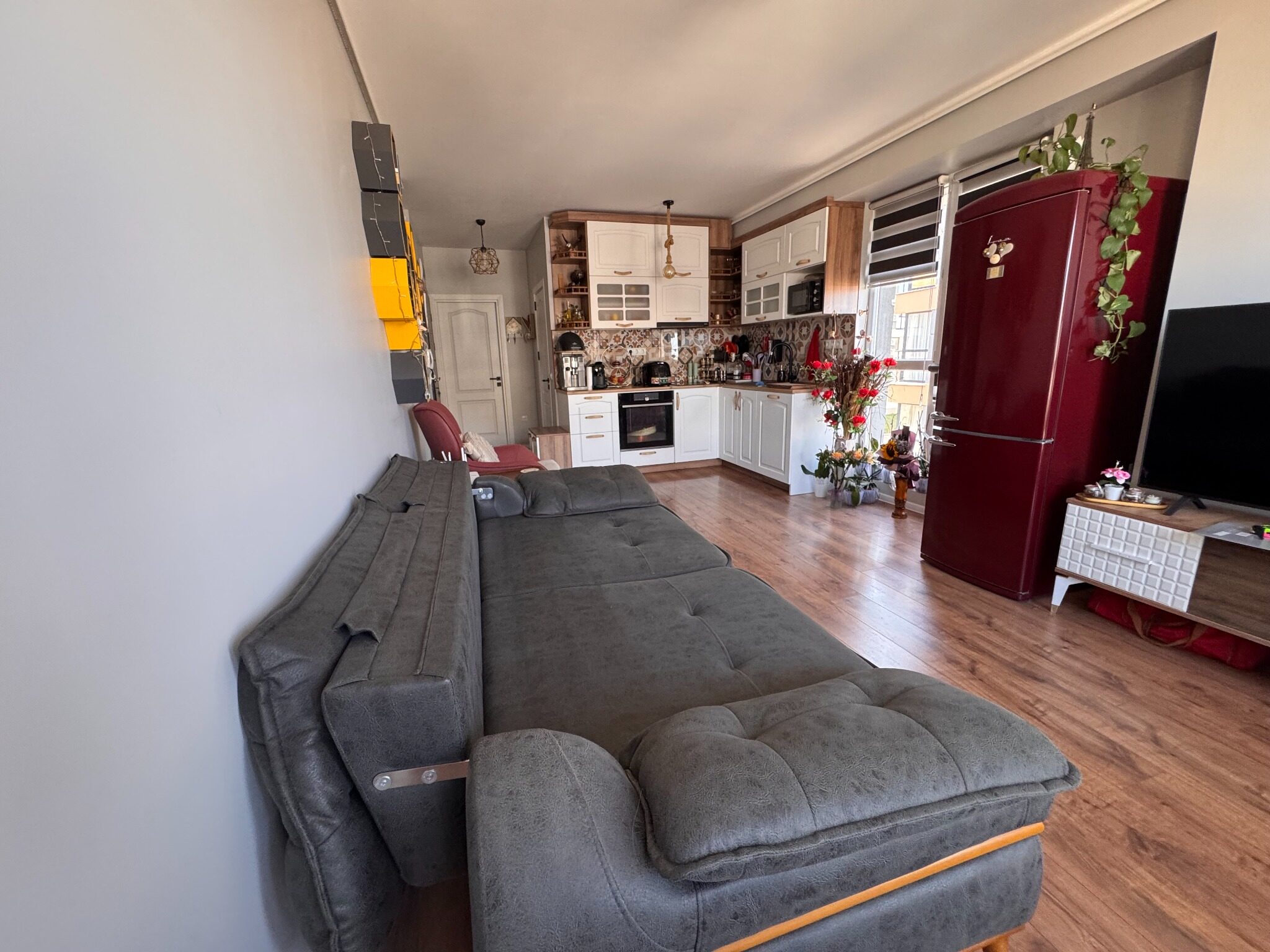 Sunny Hill living area and kitchen